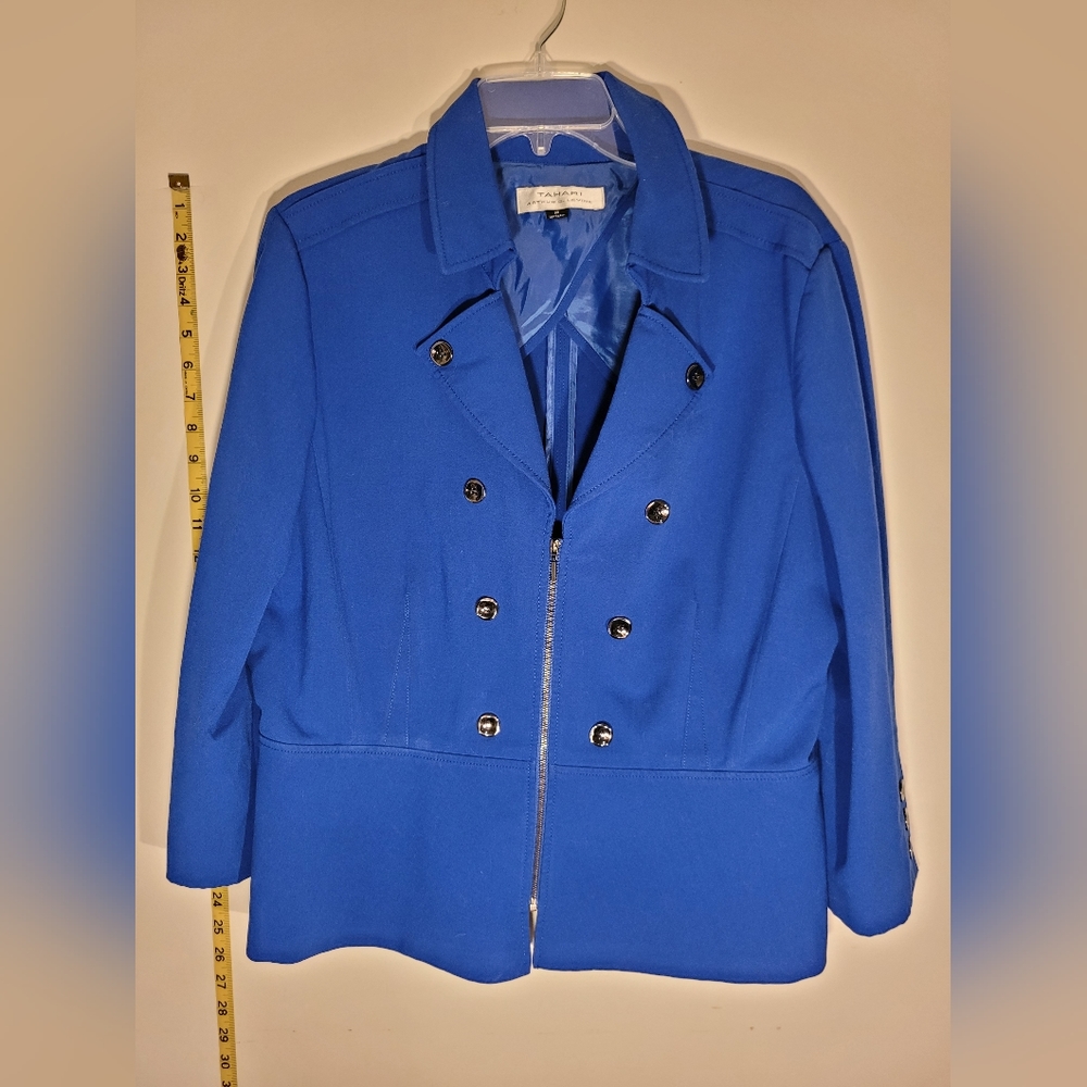 Women's dress jacket sz 16 but fits like 14. Vibrant blue, lined